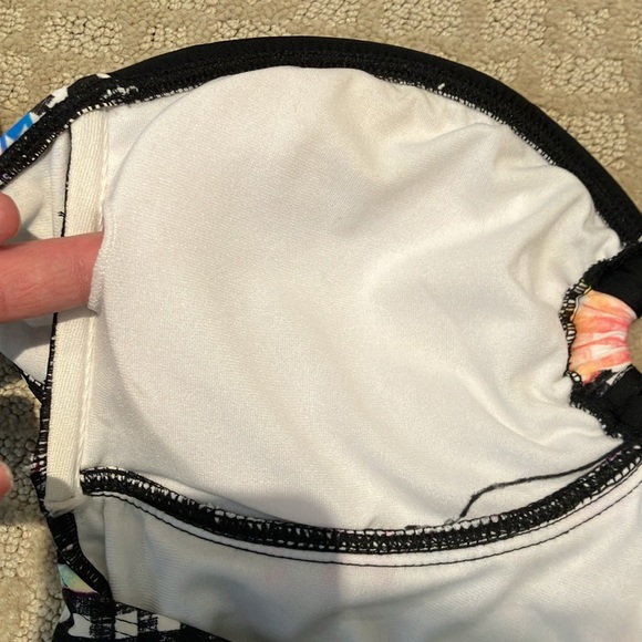 Ocean Pacific size M patterned tankini with boy short bottoms. - Picture 4 of 14